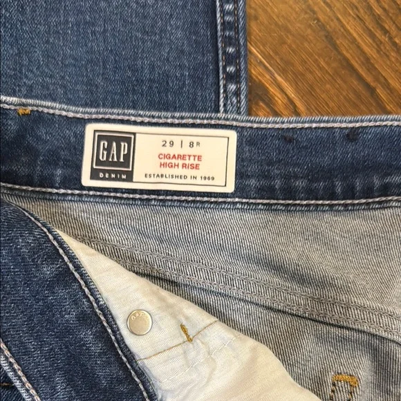 GAP Women's Ankle Jeans in Classic Blue - Picture 2 of 4